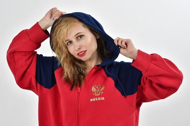 花样游泳更 花样游泳更